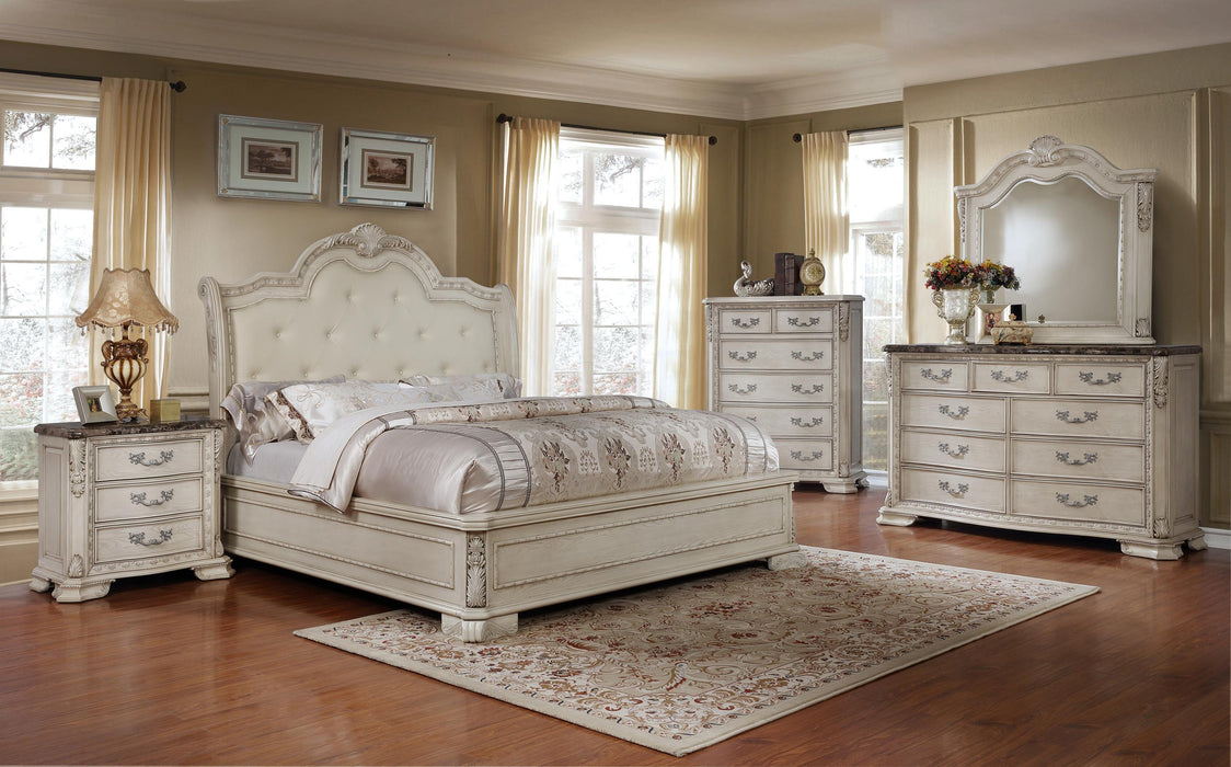 McFerran Home Furnishing B1000 Dresser in Antique White